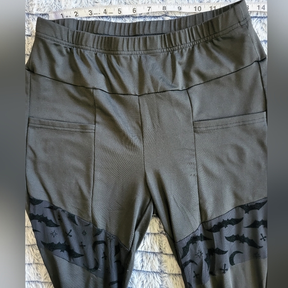 SHEIN Curve 1xl Black Leggings With Sheer Panels And Bats - Picture 4 of 6